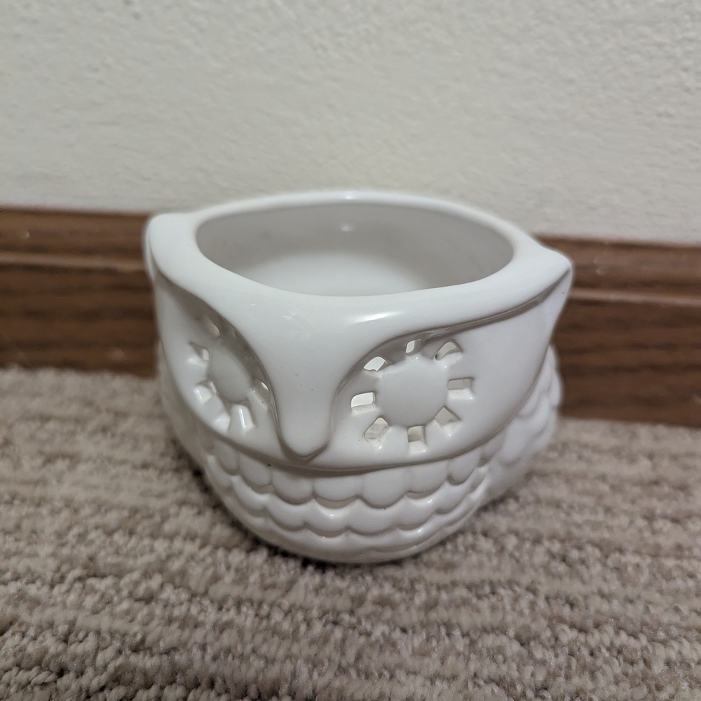 Bath & Body Works White Owl Candle Holder